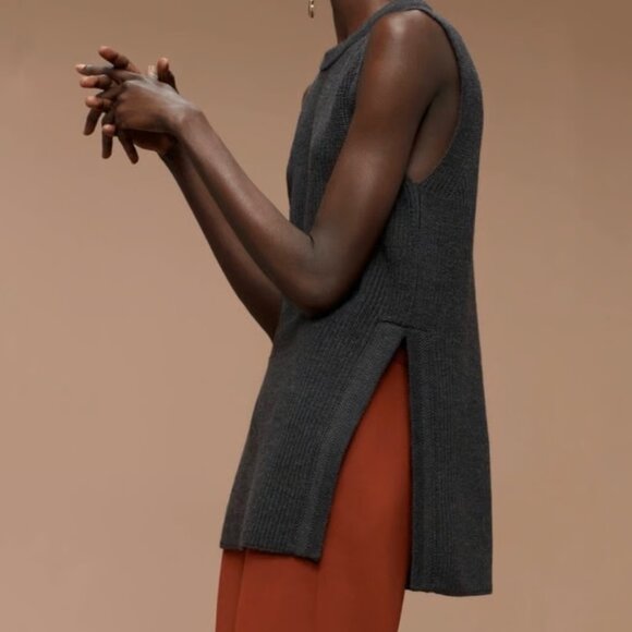Aritzia Wilfred Charcoal Gray Sleeveless Wool Knit Sweater Vest Size XS - Picture 2 of 9
